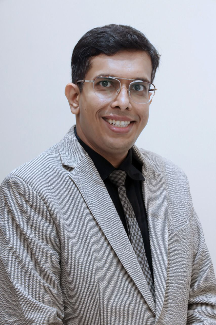 Dr. Siddharth Lakhani